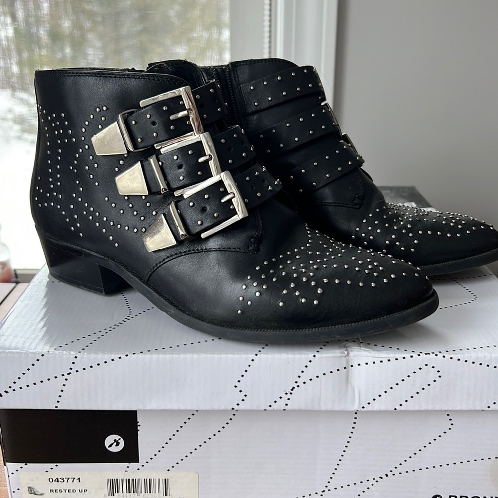 Black studded booties - leather